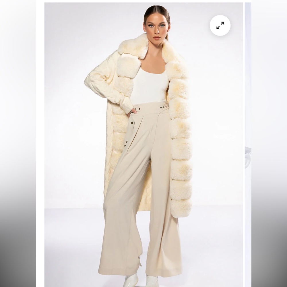 Akira ivory Cable Knit Cardigan with faux fur removable trim